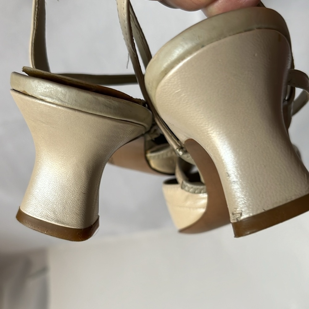 Villager Shoes Kitten Heels Pearl White Size 6 - Picture 9 of 12